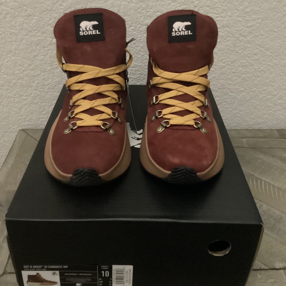 SOREL Out N' About III Conquest Waterproof Boot (Women), size 10